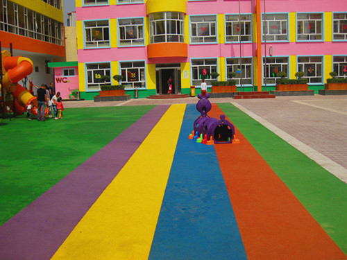 幼儿园塑胶场地
